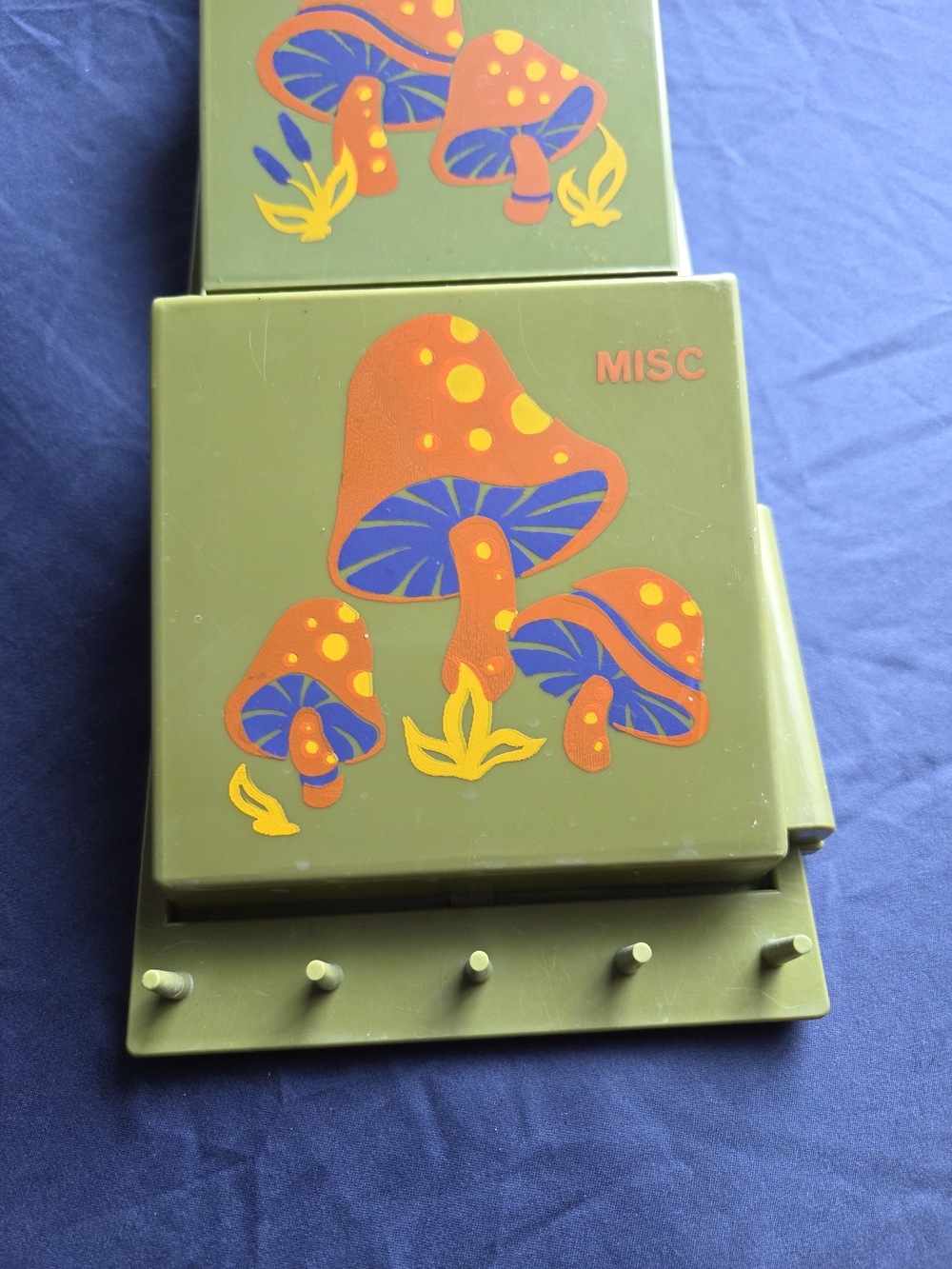 RARE Vintage 70s Groovy Mushroom Memo Mail Key Note Letter Holder Green & Orange - Picture 2 of 11
